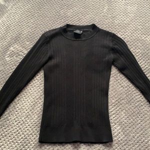Black pullover fitted knit sweater
